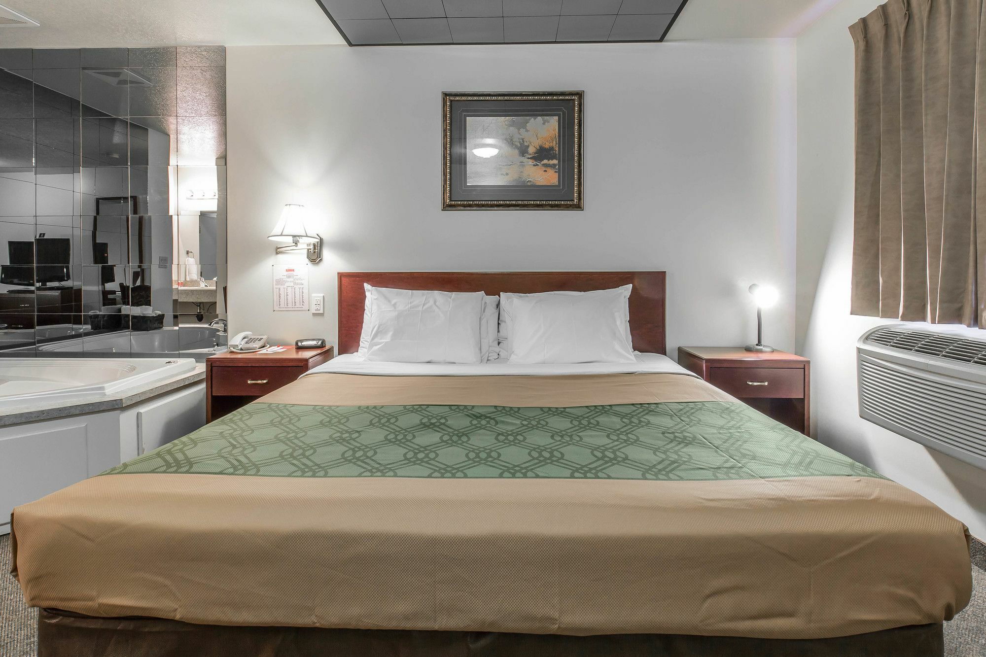 Empire Inn & Suites Penhold Bagian luar foto